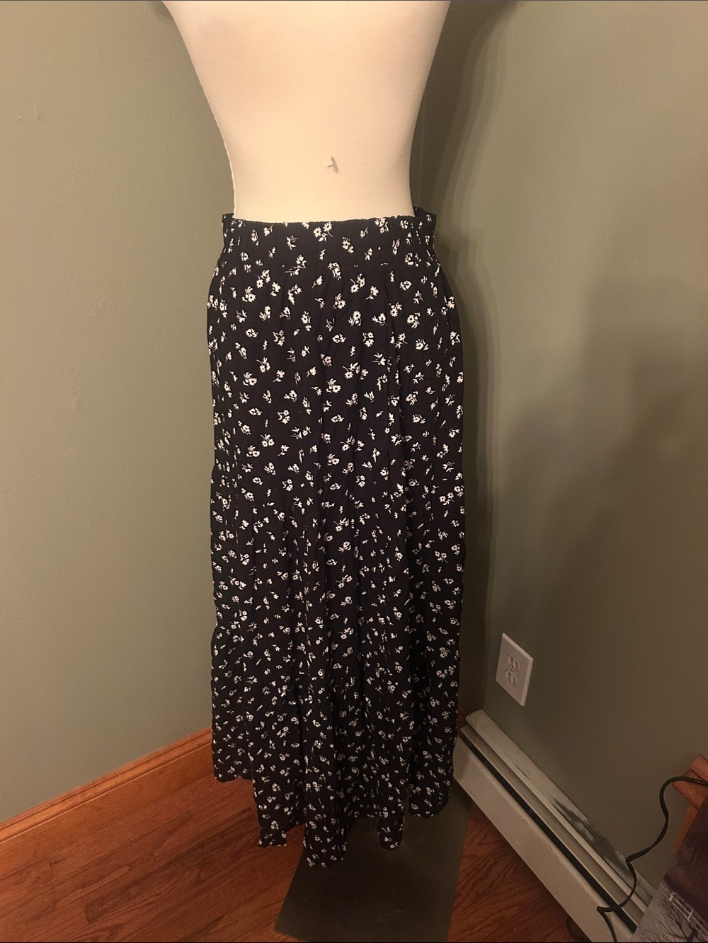 Streetwear Society Black Maxi Skirt with White Floral Print